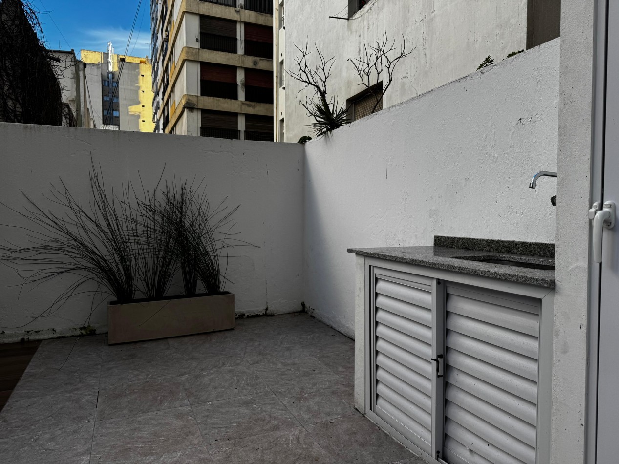 Departamento monoambiente reciclado con patio - 37 m2
