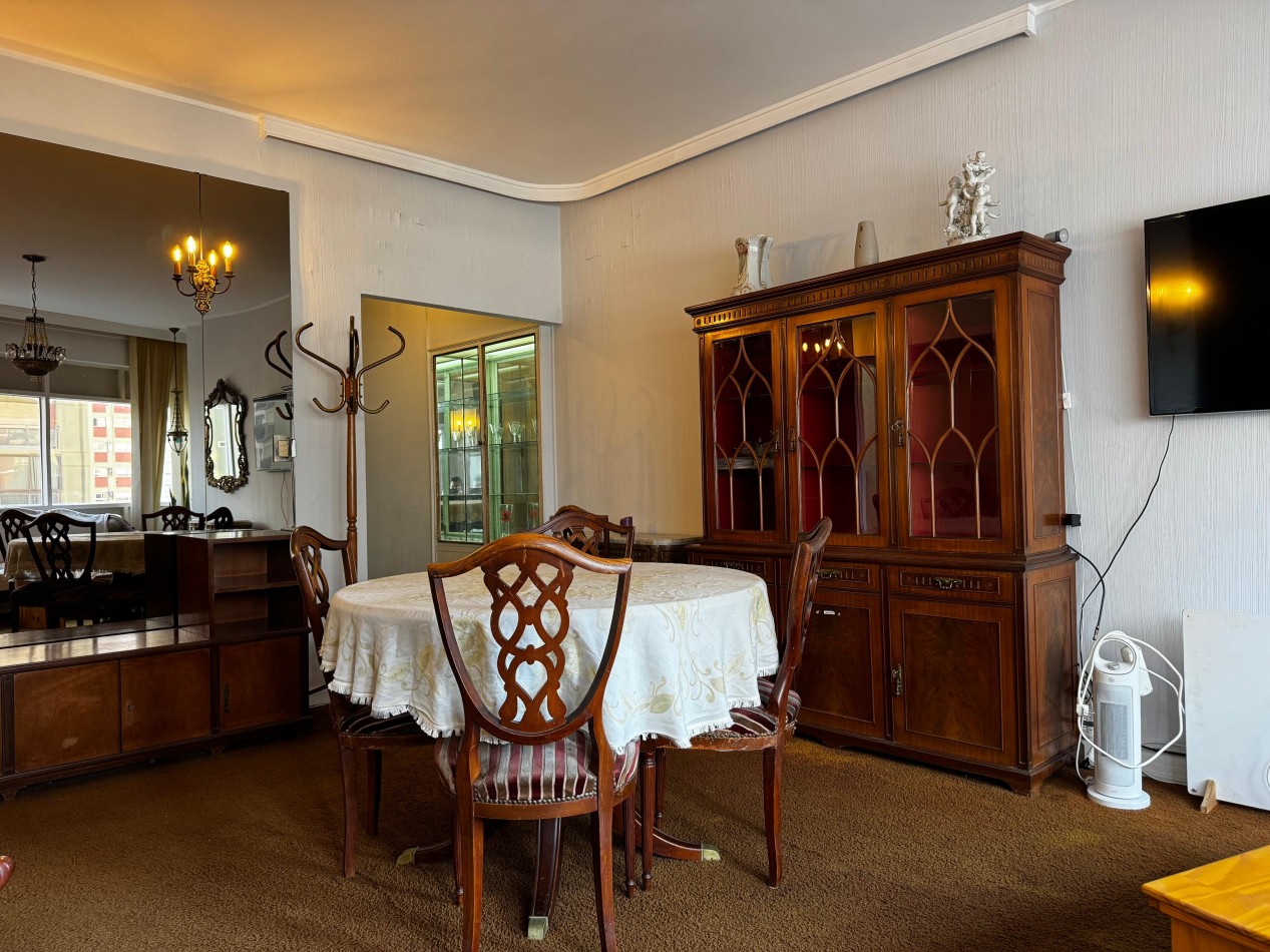3 AMBIENTES CON BALCON AL FRENTE Y VISTA PARCIAL AL MAR EN EXCELENTE UBICACION