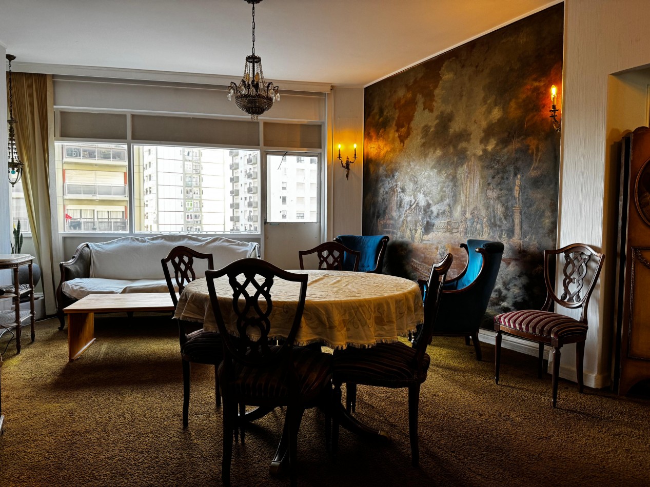 3 AMBIENTES CON BALCON AL FRENTE Y VISTA PARCIAL AL MAR EN EXCELENTE UBICACION