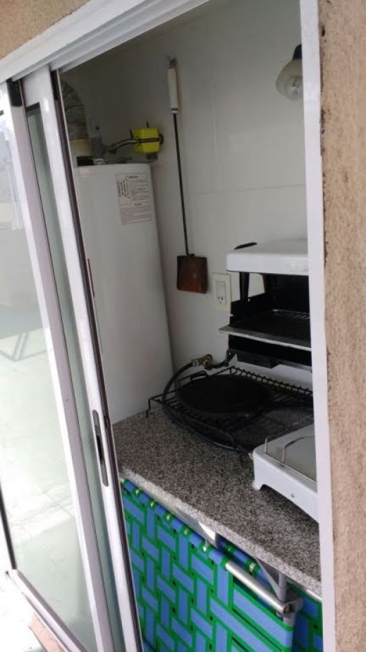 DEPARTAMENTO TIPO PENTHOUSE 4 AMBIENTES CON TERRAZA/QUINCHO/PARRILLA Y VISTA PARCIAL AL MAR EN ZONA PASEO ALDREY - APTO CREDITO