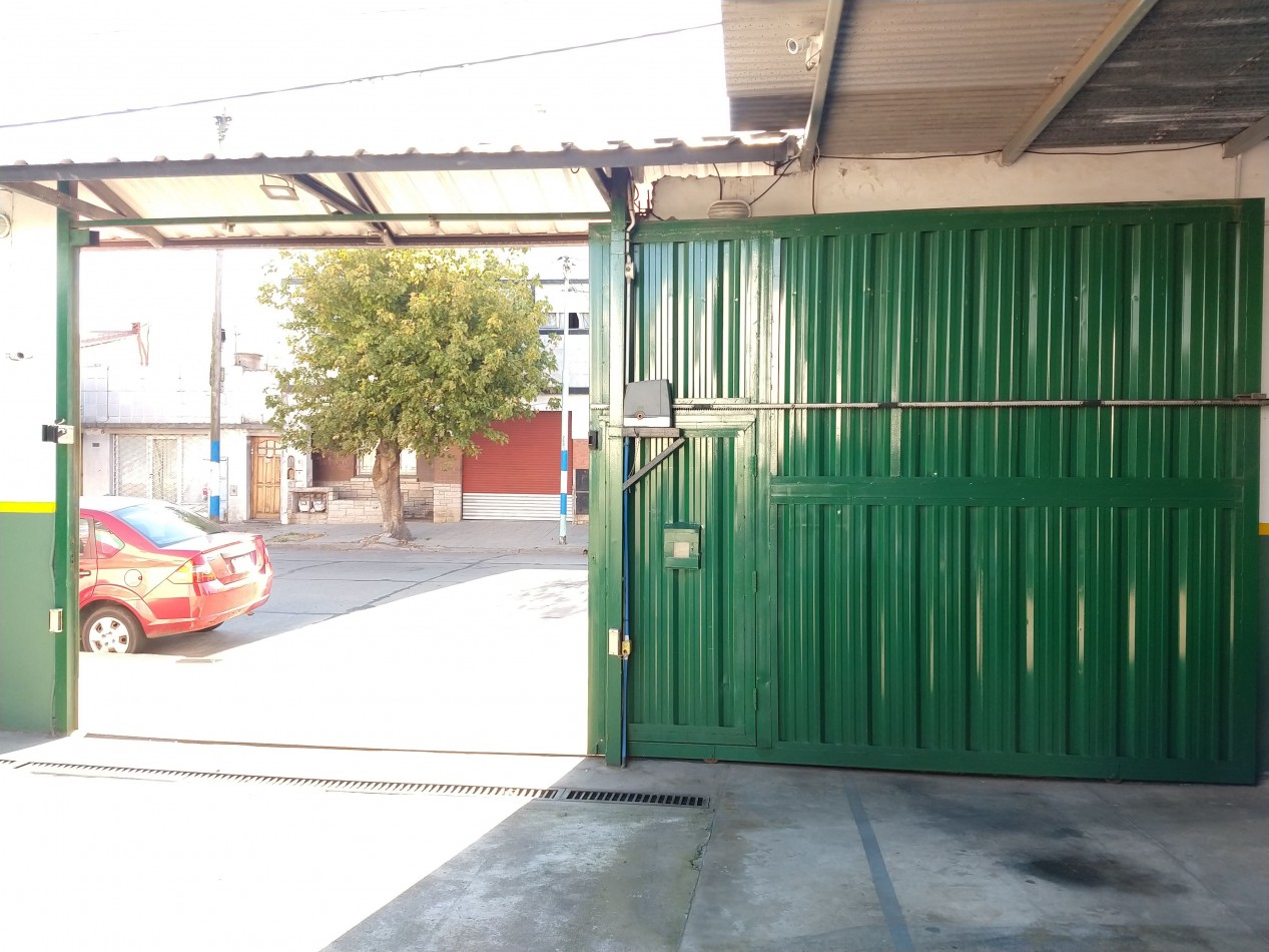 OPORTUNIDAD DE INVERSION COCHERA EN VENTA CON RENTA ACTIVA CON 27 PLAZAS MAS 4 PARA MOTOS SOBRE DOS LOTES - ZONA R4/APTO CREDITO
