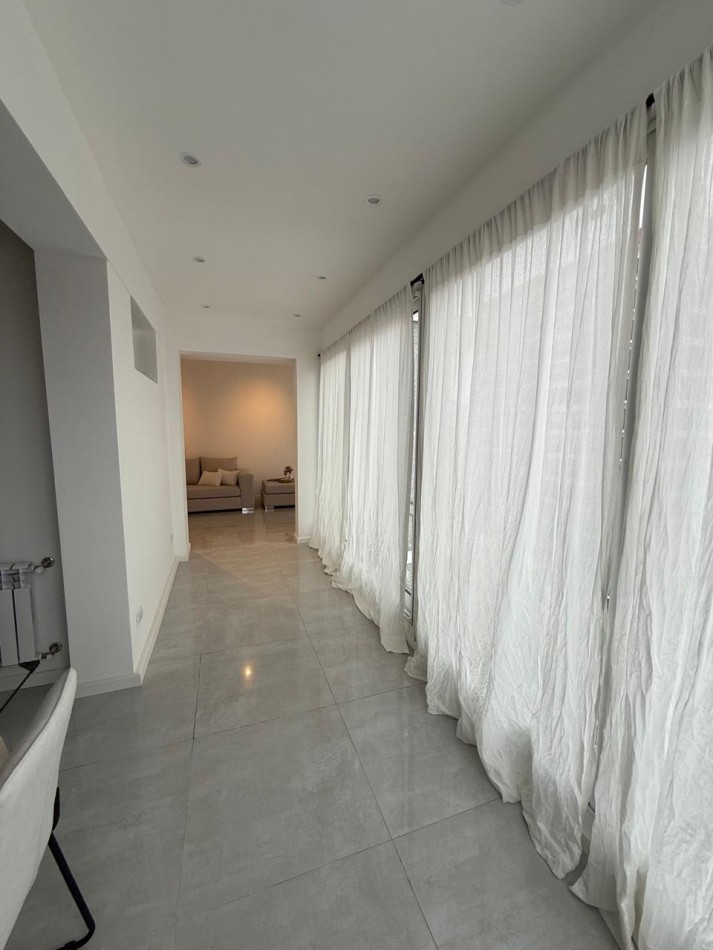 DEPARTAMENTO DE 3 AMBIENTES A LA CALLE CON BALCON - TOTALMENTE RECICLADO Y AMOBLADO