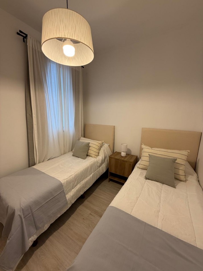 DEPARTAMENTO DE 3 AMBIENTES A LA CALLE CON BALCON - TOTALMENTE RECICLADO Y AMOBLADO