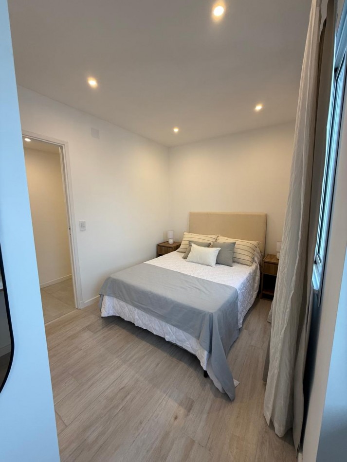 DEPARTAMENTO DE 3 AMBIENTES A LA CALLE CON BALCON - TOTALMENTE RECICLADO Y AMOBLADO