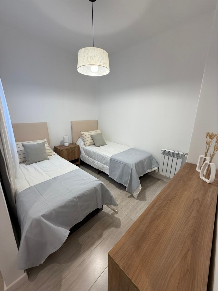 DEPARTAMENTO DE 3 AMBIENTES A LA CALLE CON BALCON - TOTALMENTE RECICLADO Y AMOBLADO