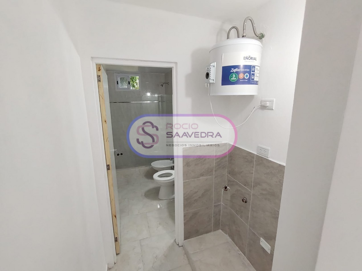 CASA UBICADA EN AMPLIO TERRENO,DE VARIOS AMBIENTES + DOS DPTOS-CON PISCINA!