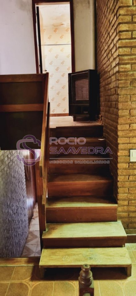 UNA AMPLIA CASA EN TERRENO PROPIO C/TODOS LOS SERVICIOS-ZONA SAN BDO.A 3 C DEL MAR!!