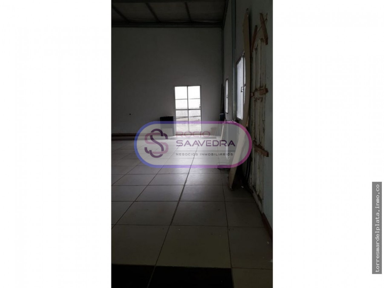 LOCAL 200 m2 APROX AVENIDA LIBERTAD