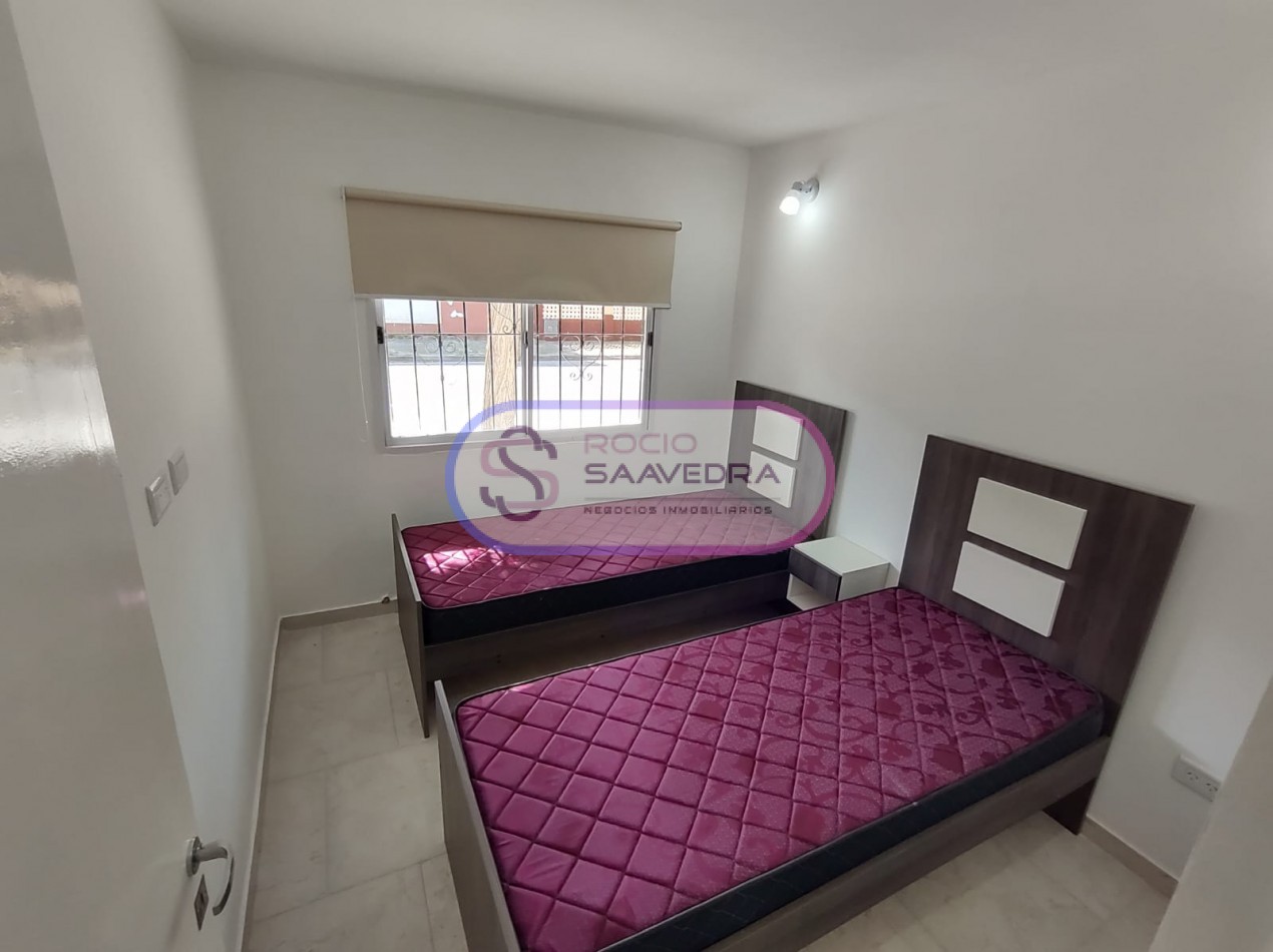 CASA UBICADA EN AMPLIO TERRENO,DE VARIOS AMBIENTES + DOS DPTOS-CON PISCINA!
