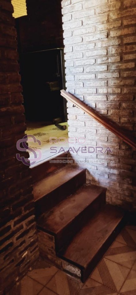 UNA AMPLIA CASA EN TERRENO PROPIO C/TODOS LOS SERVICIOS-ZONA SAN BDO.A 3 C DEL MAR!!