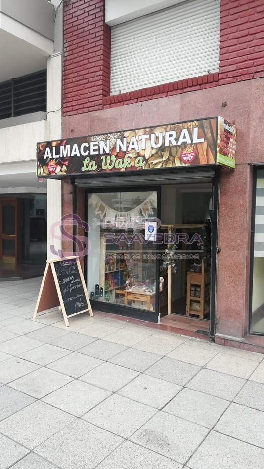 Local sobre la Avenida Independencia!