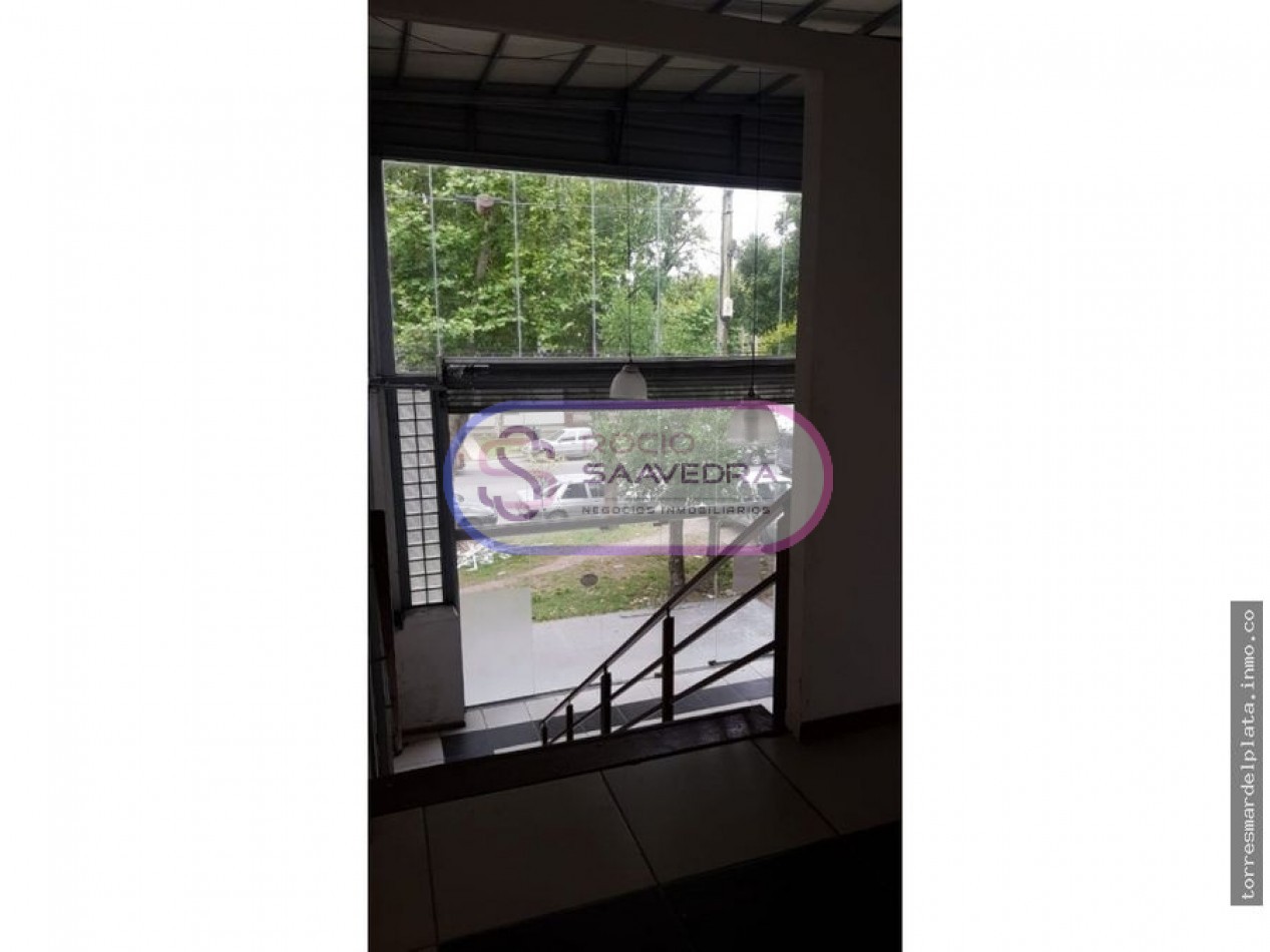 LOCAL 200 m2 APROX AVENIDA LIBERTAD