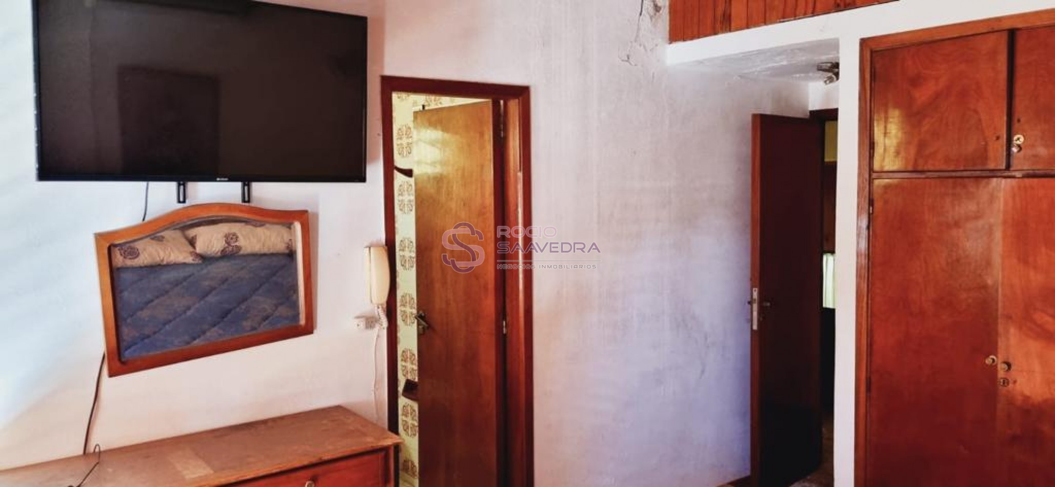UNA AMPLIA CASA EN TERRENO PROPIO C/TODOS LOS SERVICIOS-ZONA SAN BDO.A 3 C DEL MAR!!