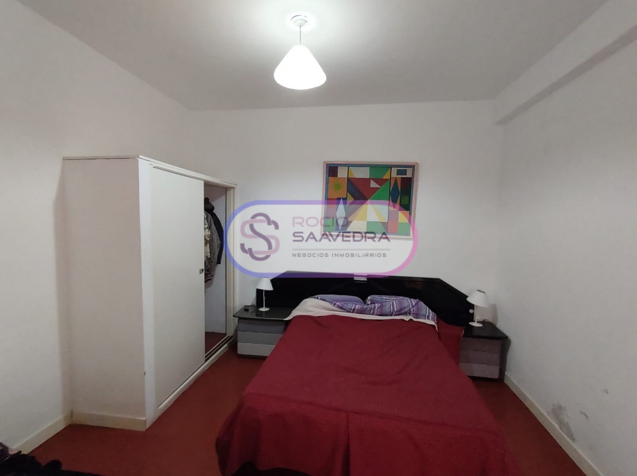 CASA UBICADA EN AMPLIO TERRENO,DE VARIOS AMBIENTES + DOS DPTOS-CON PISCINA!
