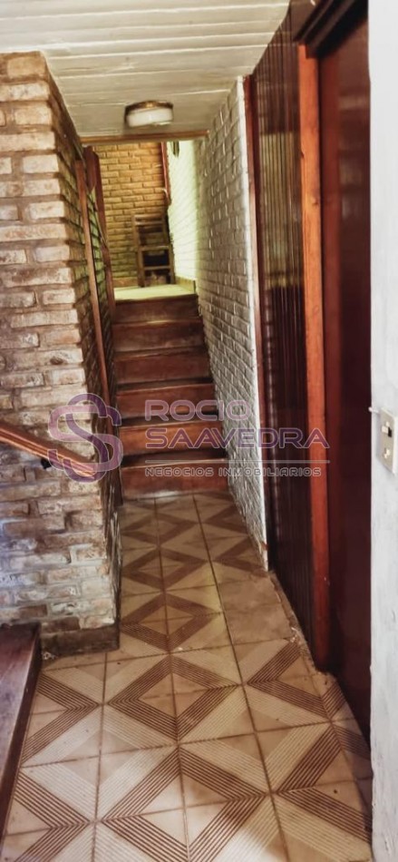 UNA AMPLIA CASA EN TERRENO PROPIO C/TODOS LOS SERVICIOS-ZONA SAN BDO.A 3 C DEL MAR!!