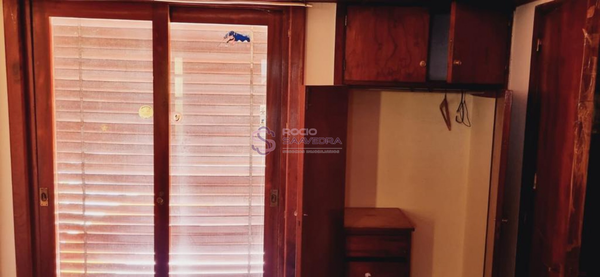 UNA AMPLIA CASA EN TERRENO PROPIO C/TODOS LOS SERVICIOS-ZONA SAN BDO.A 3 C DEL MAR!!