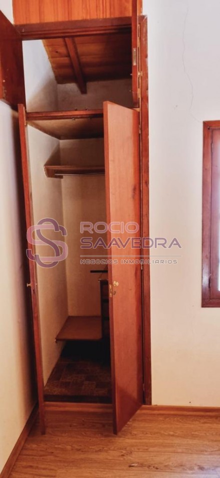 UNA AMPLIA CASA EN TERRENO PROPIO C/TODOS LOS SERVICIOS-ZONA SAN BDO.A 3 C DEL MAR!!