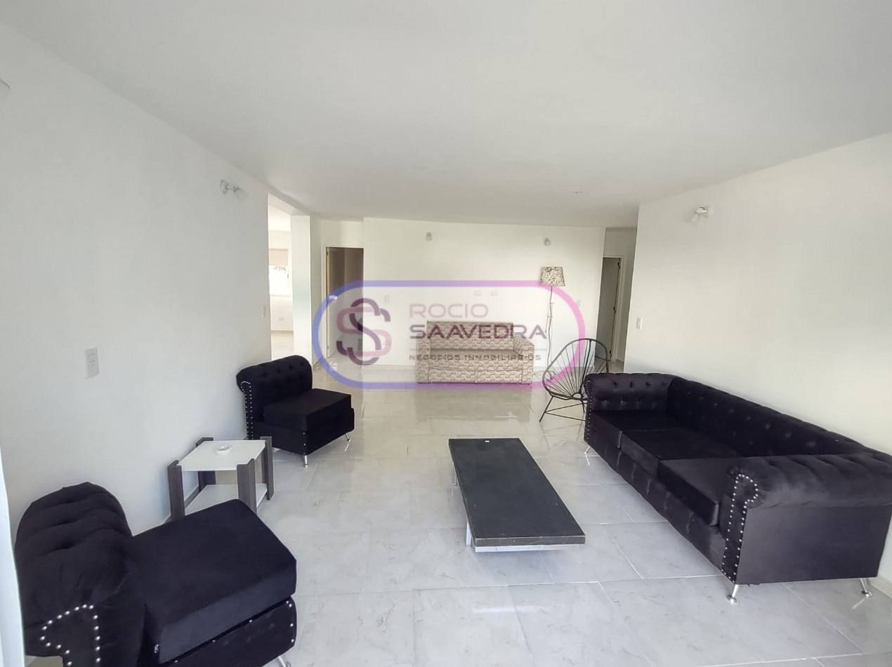 CASA UBICADA EN AMPLIO TERRENO,DE VARIOS AMBIENTES + DOS DPTOS-CON PISCINA!