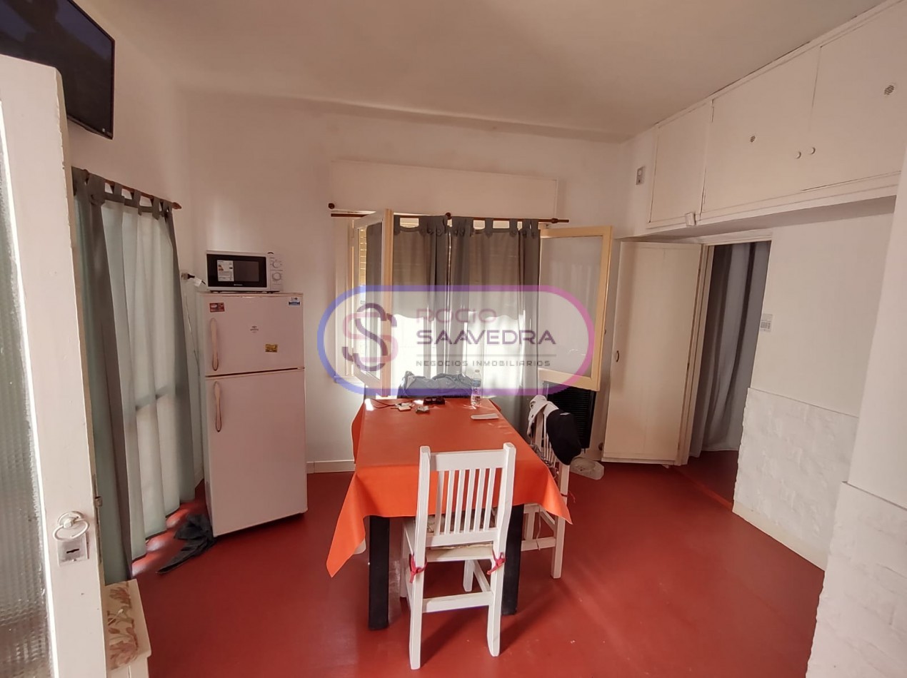 CASA UBICADA EN AMPLIO TERRENO,DE VARIOS AMBIENTES + DOS DPTOS-CON PISCINA!