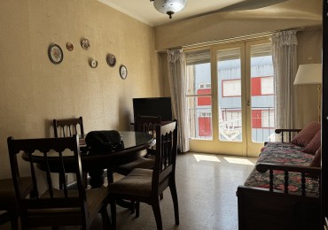 DEPARTAMENTO DE 2 AMBIENTES CON DEPENDENCIA Y BALCON A LA CALLE - ZONA CENTRO - IDEAL INVERSION