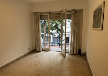 2 AMBIENTES A RECICLAR CON BALCON AL FRENTE, PATIO Y DEPENDENCIA DE SERVICIO