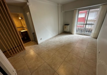 Departamento 2 Ambientes Reciclado con Balcon a la Calle - Apto Credito - Mar del Plata