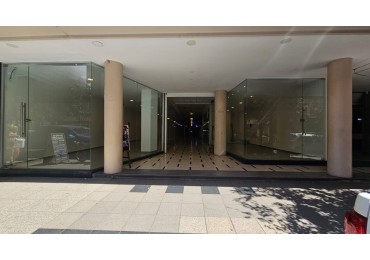 DOS LOCALES EN BLOCK A LA CALLE - GALERIA MORENO 2244, ZONA CENTRO