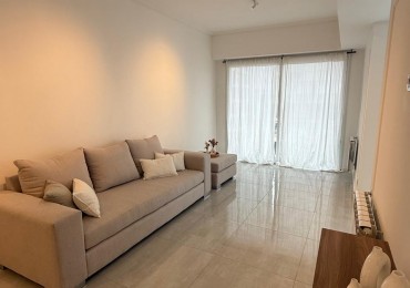 DEPARTAMENTO DE 3 AMBIENTES A LA CALLE CON BALCON - TOTALMENTE RECICLADO Y AMOBLADO