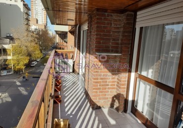 DEPARTAMENTO DE 4 AMBIENTES CON DEPENDENCIA Y COCHERA