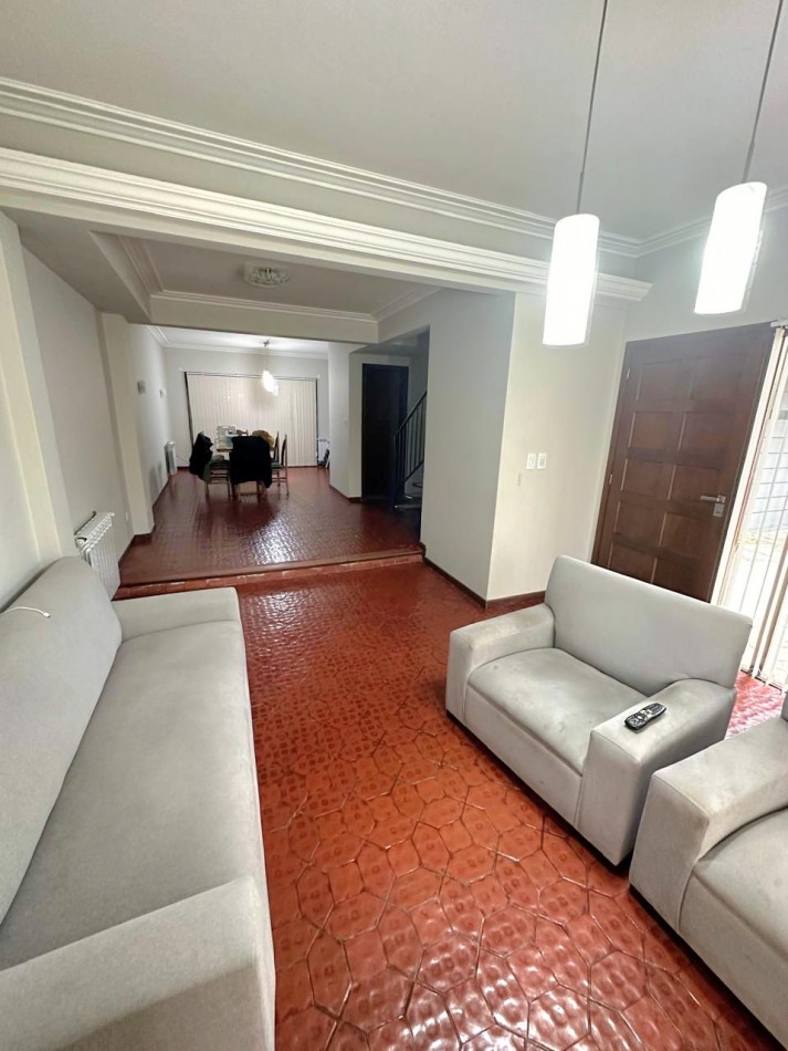 CHALET 4 AMBIENTES BARRIO EL PROGRESO