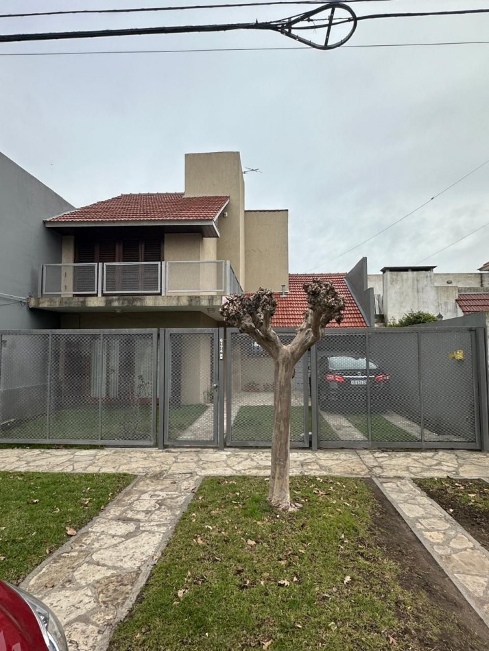 CHALET 4 AMBIENTES BARRIO EL PROGRESO