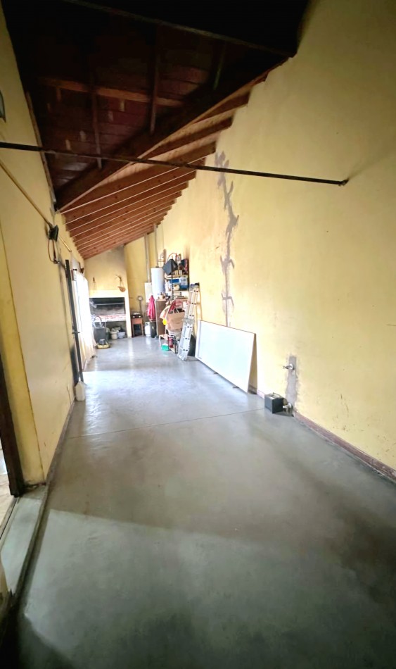 CHALET 4 AMBIENTES BARRIO EL PROGRESO