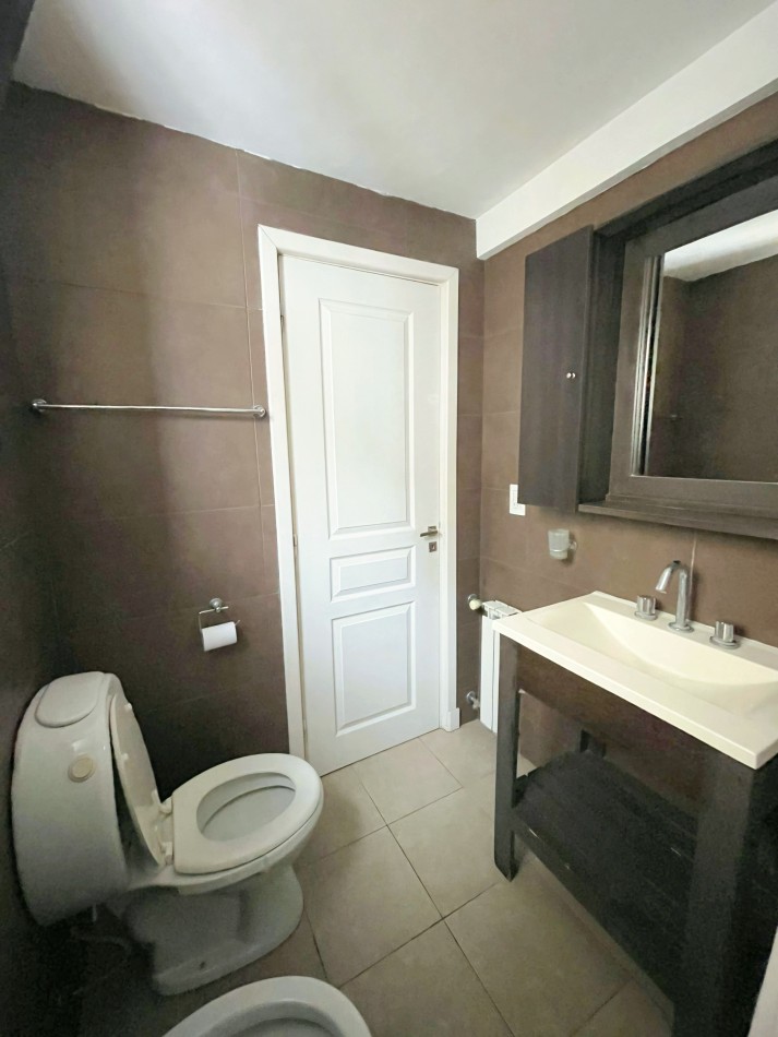 DEPARTAMENTO 2 AMBIENTES AL FRENTE CON BALCON SALIENTE EN CHAUVIN