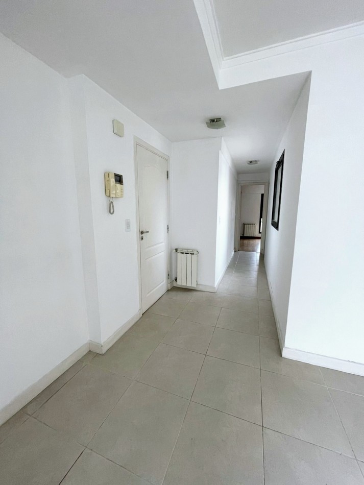 DEPARTAMENTO 2 AMBIENTES AL FRENTE CON BALCON SALIENTE EN CHAUVIN