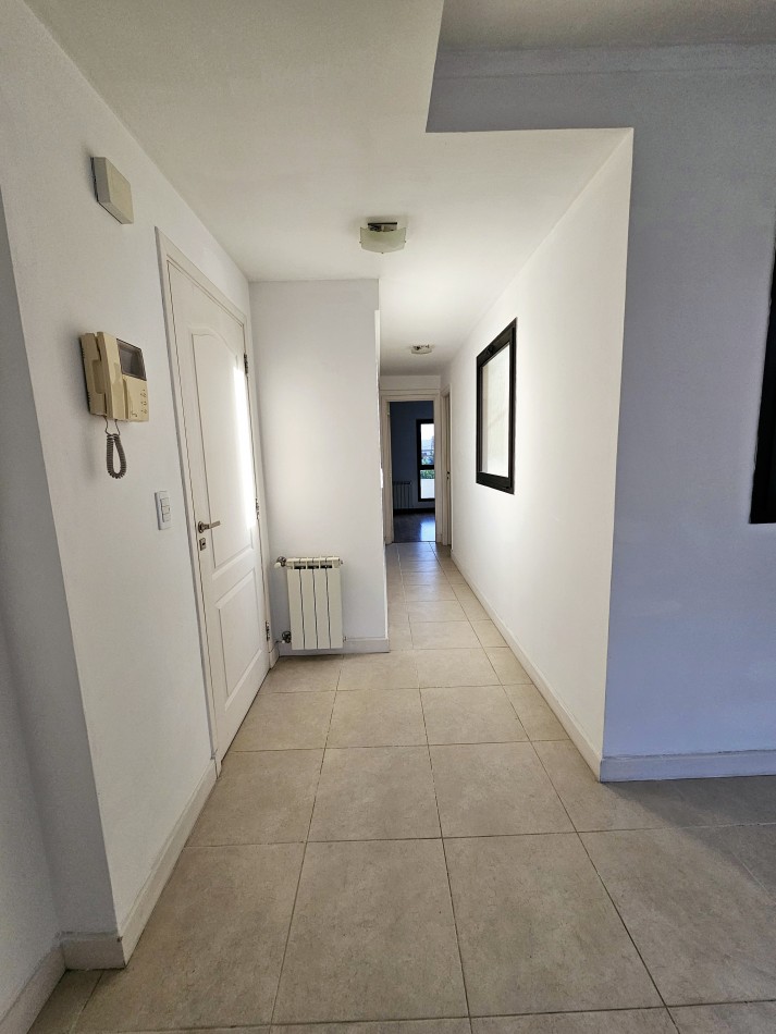 DEPARTAMENTO 2 AMBIENTES AL FRENTE CON BALCON SALIENTE EN CHAUVIN