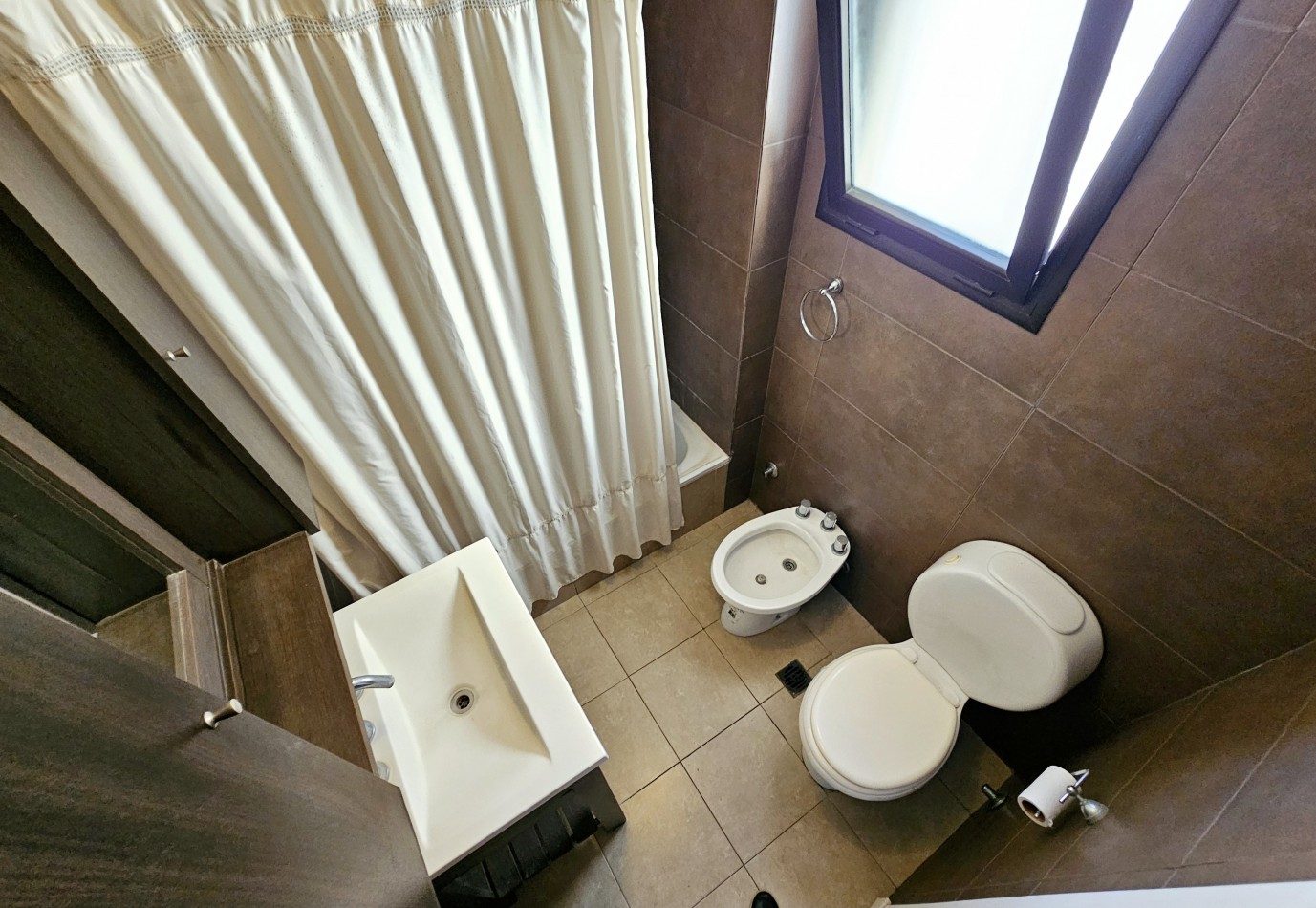 DEPARTAMENTO 2 AMBIENTES AL FRENTE CON BALCON SALIENTE EN CHAUVIN