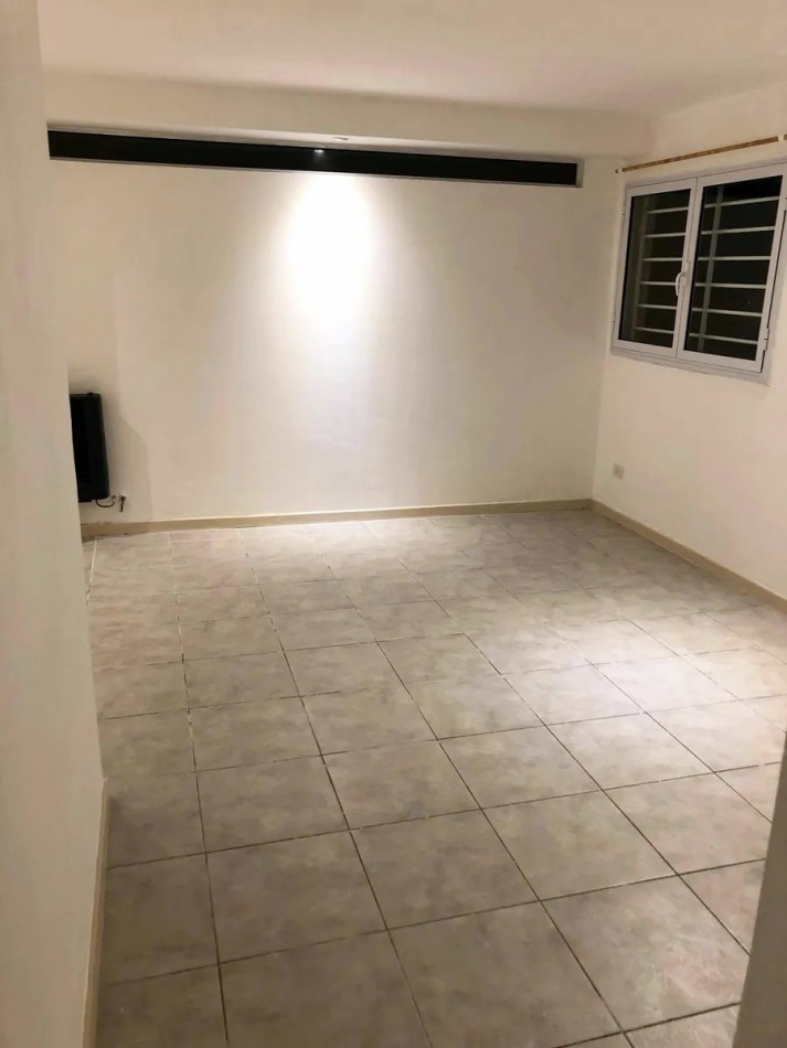 PH 1 AMBIENTE AL FRENTE CON ESPACIO DE COCHERA OPORTUNIDAD!