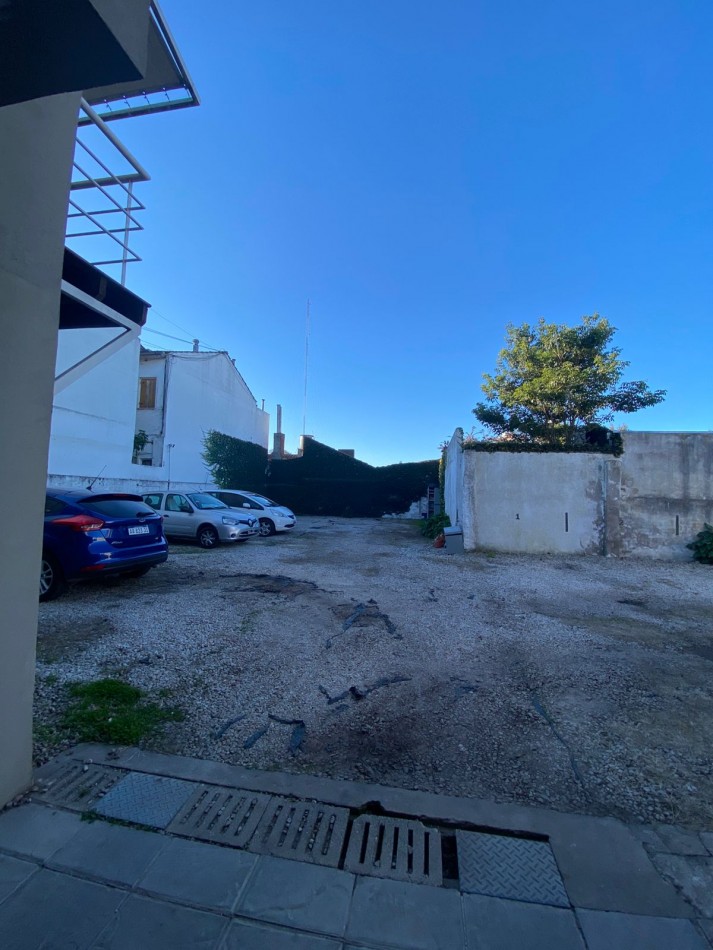 PH 1 AMBIENTE AL FRENTE CON ESPACIO DE COCHERA OPORTUNIDAD!